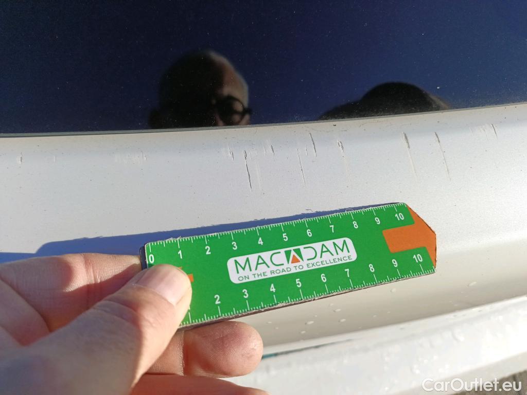  Bmw  Serie 1 BMW  / 2019 / 5P / berlina con portón 118i #2