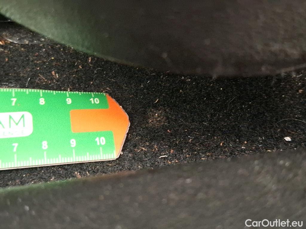  Renault  Megane  IV Berline 5pt. Business 1.5 dCi 115CV BVM6 E6d #32