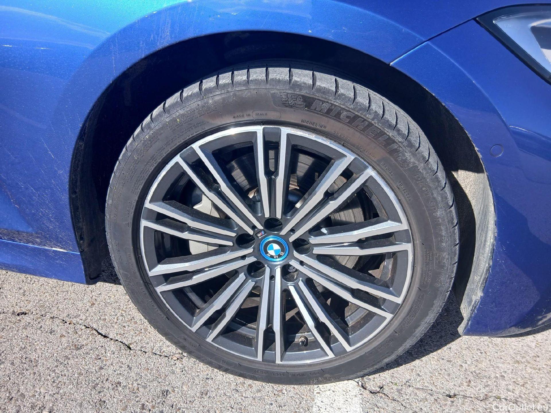  Bmw  Serie 3 BMW  / 2018 / 4P / sedán 330e #42