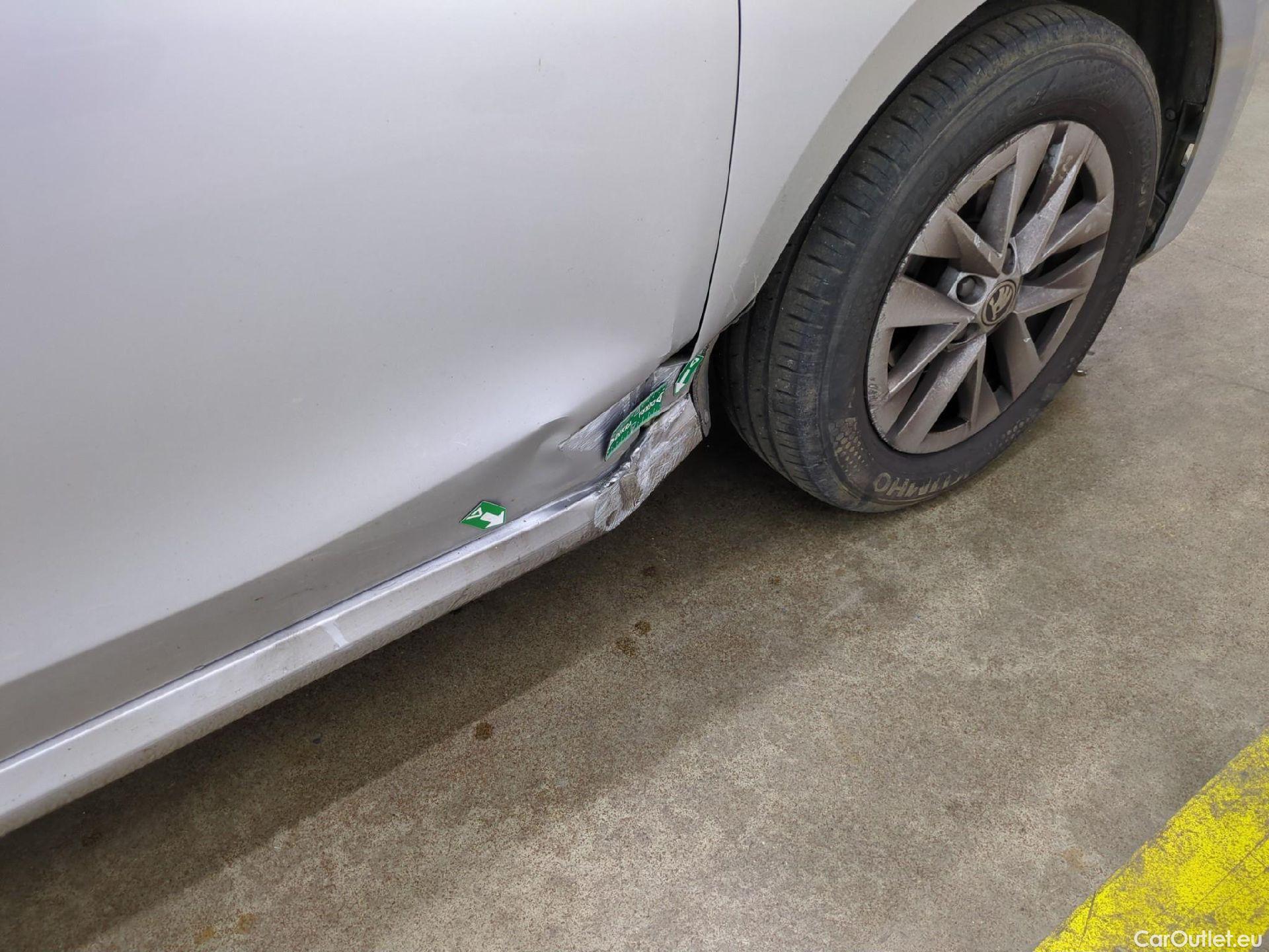  Skoda  Fabia  Ambition 1.0 MPI 80CV BVM5 E6d #32