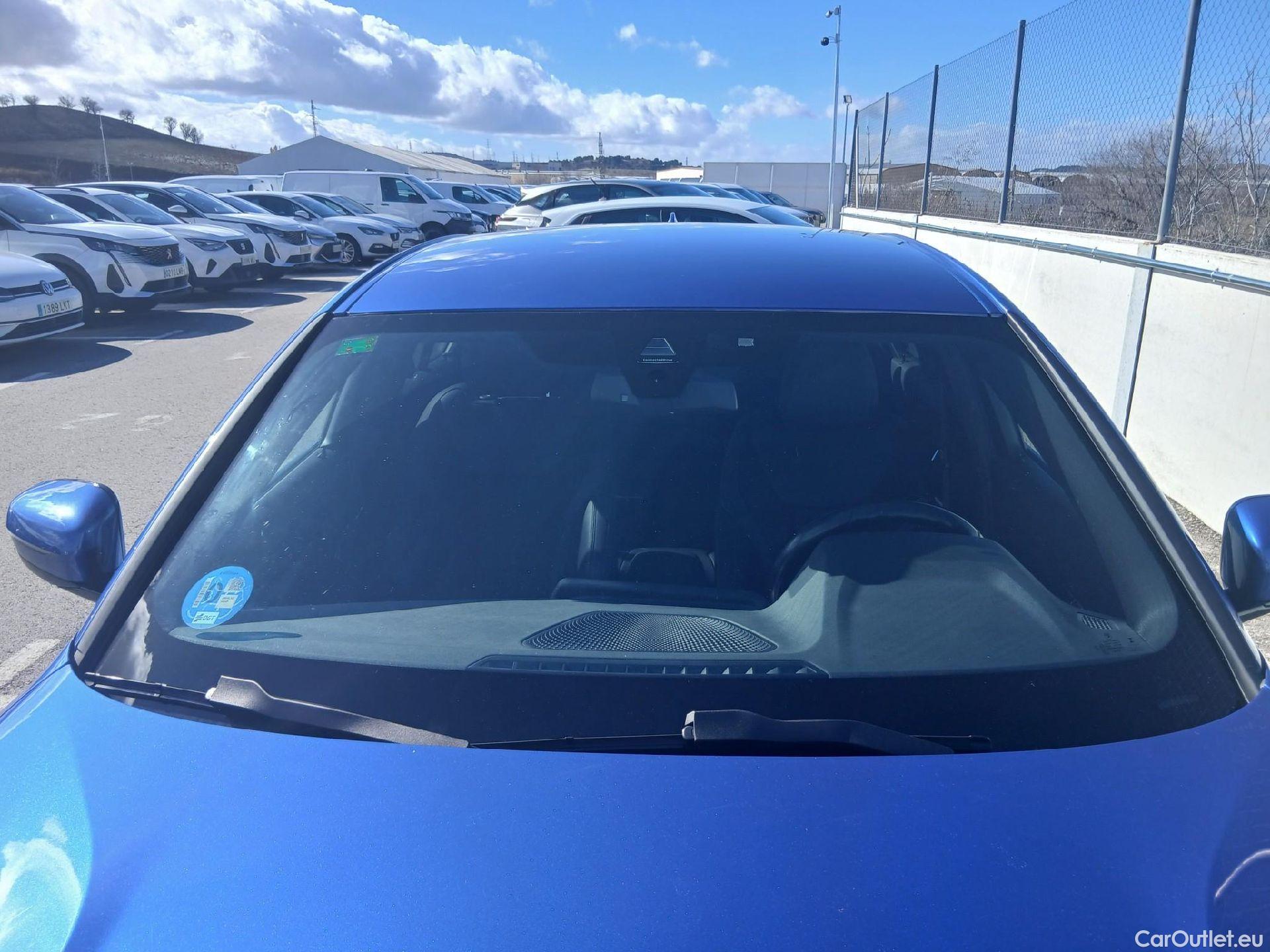  Bmw  Serie 3 BMW  / 2018 / 4P / sedán 330e #3