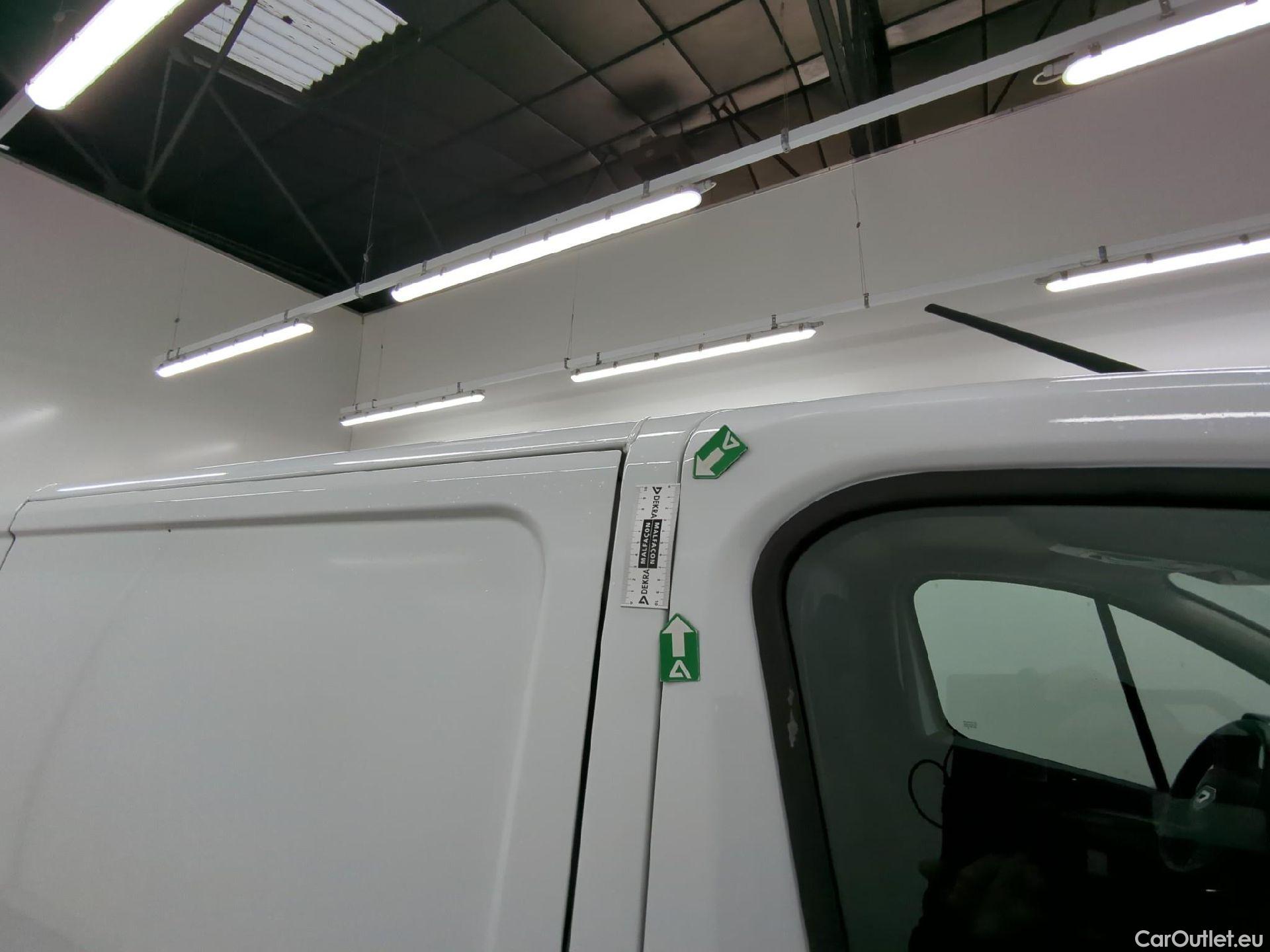  Renault  Trafic RENAULT  / 2021 / 4P / Fourgon tôlé FG GCF L2H1 3T Blue dCi 130 #1