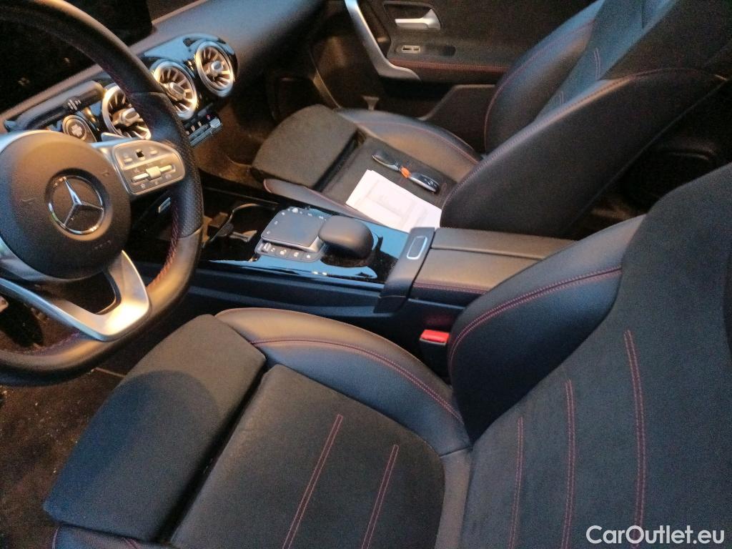  Mercedes  A-Klasse MERCEDES-BENZ Clase A / 2018 / 5P / berlina con portón A 250 e #2