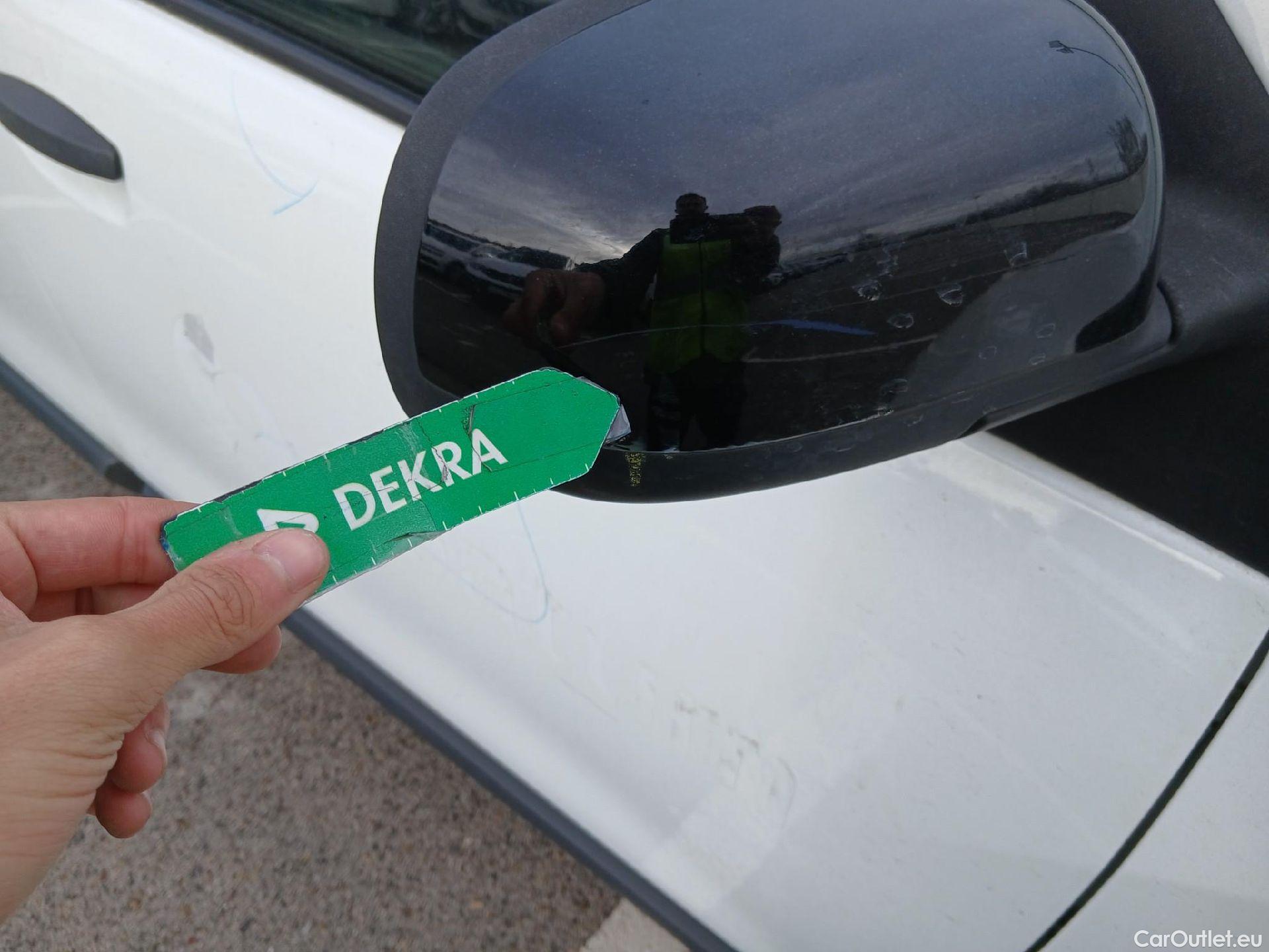  Dacia  Lodgy DACIA  / 2012 / 5P / monovolumen compacto Comfort Blue dCi 70kW (95CV) 7Pl - 18 #40