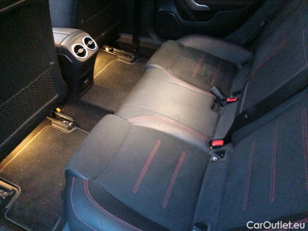  Mercedes  A-Klasse MERCEDES-BENZ Clase A / 2018 / 5P / berlina con portón A 250 e #1