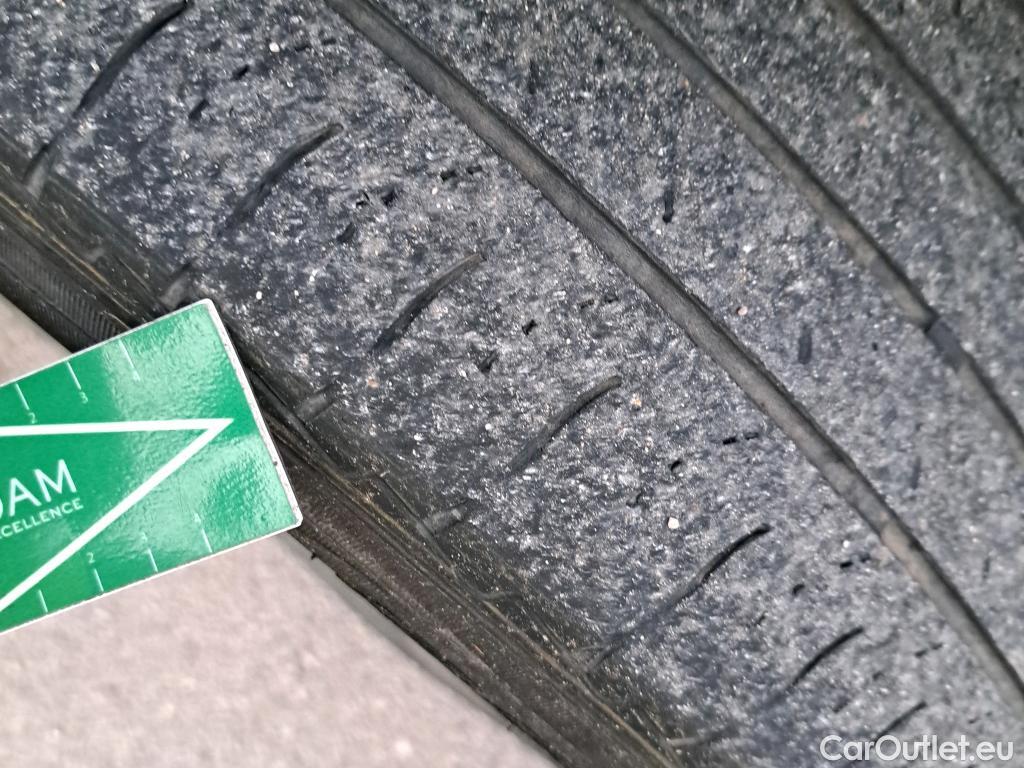  Land Rover  Discovery MG HS / 2023 / 5P / todoterreno 1.5 Turbo GDI Comfort DCT #4