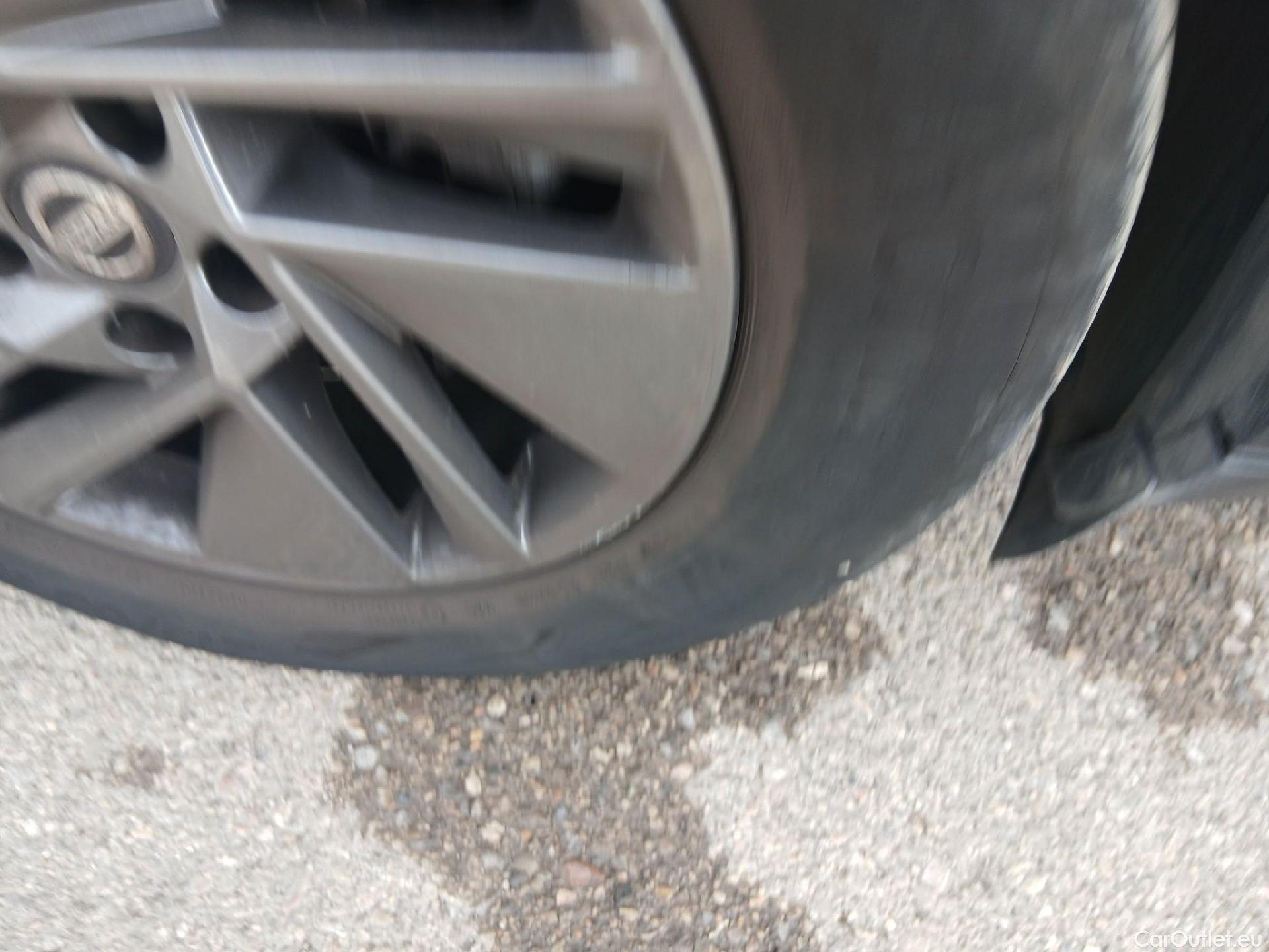  Nissan  Qashqai NISSAN  / 2021 / 5P / todoterreno DIG-T 116kW (158CV) mHEV Xtronic Acenta (AC) #19