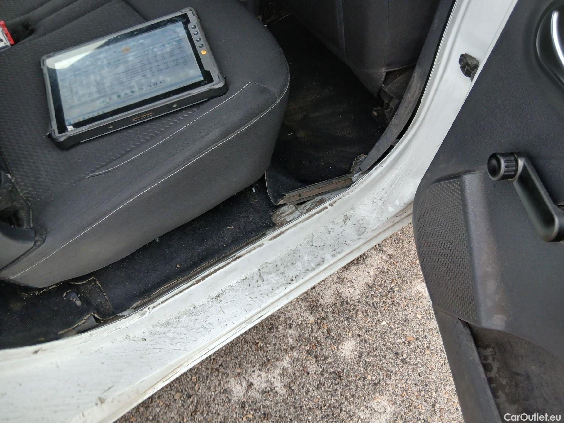  Dacia  Lodgy DACIA  / 2012 / 5P / monovolumen compacto Comfort Blue dCi 70kW (95CV) 7Pl - 18 #35