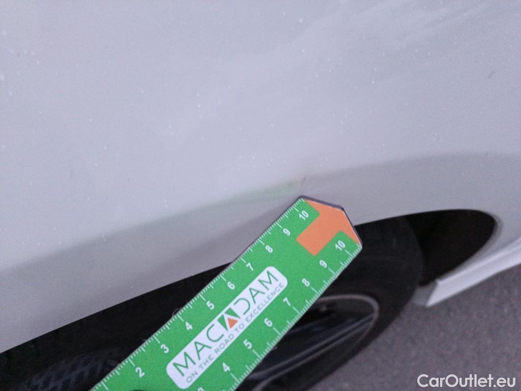  Mercedes  A-Klasse MERCEDES-BENZ Clase A / 2018 / 5P / berlina con portón A 250 e #12