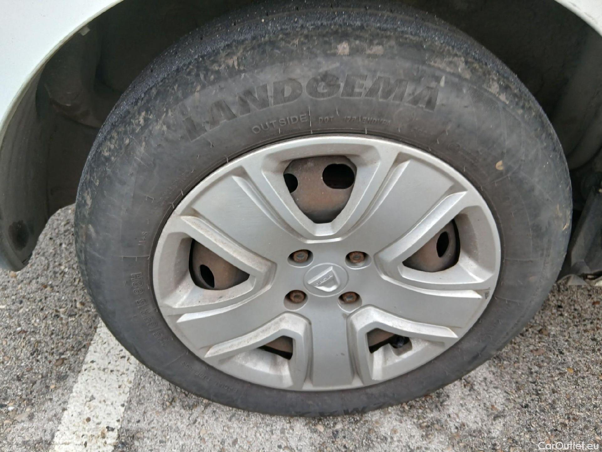  Dacia  Lodgy DACIA  / 2012 / 5P / monovolumen compacto Comfort Blue dCi 70kW (95CV) 7Pl - 18 #31