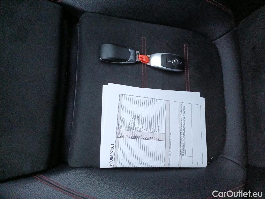  Mercedes  A-Klasse MERCEDES-BENZ Clase A / 2018 / 5P / berlina con portón A 250 e #4