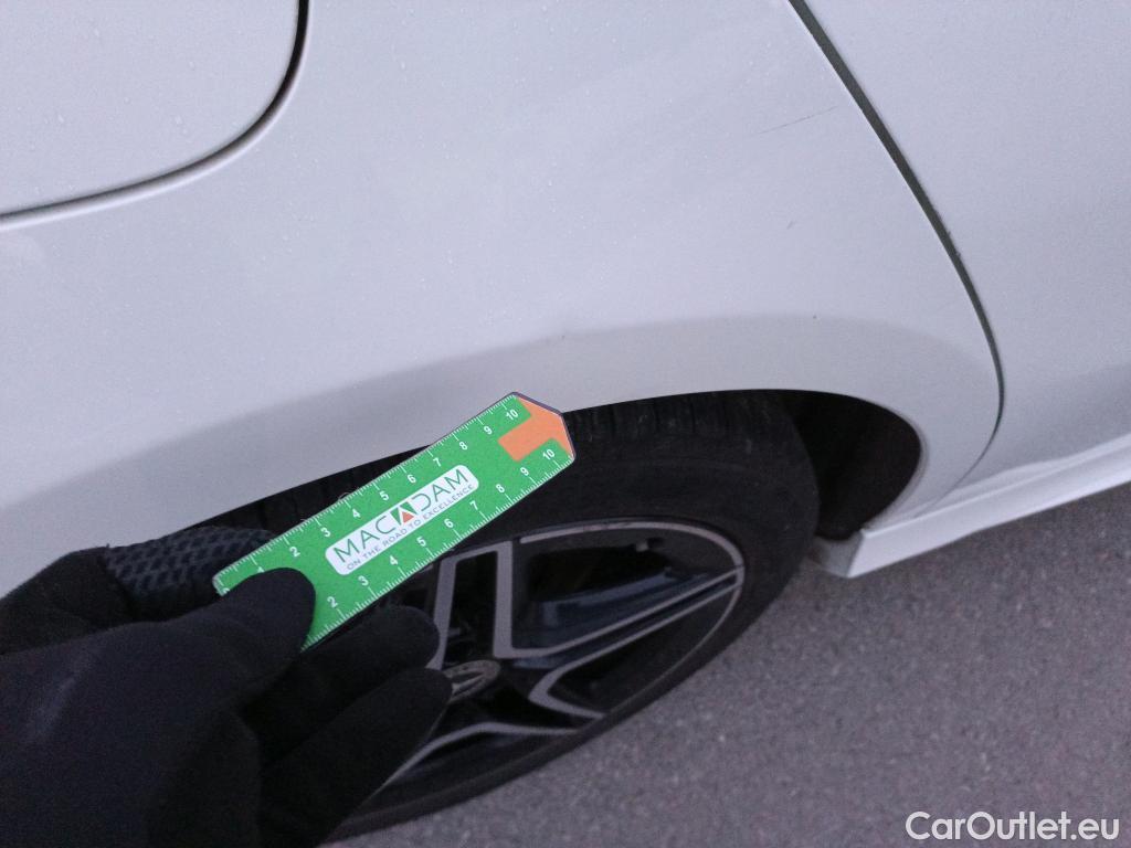  Mercedes  A-Klasse MERCEDES-BENZ Clase A / 2018 / 5P / berlina con portón A 250 e #11