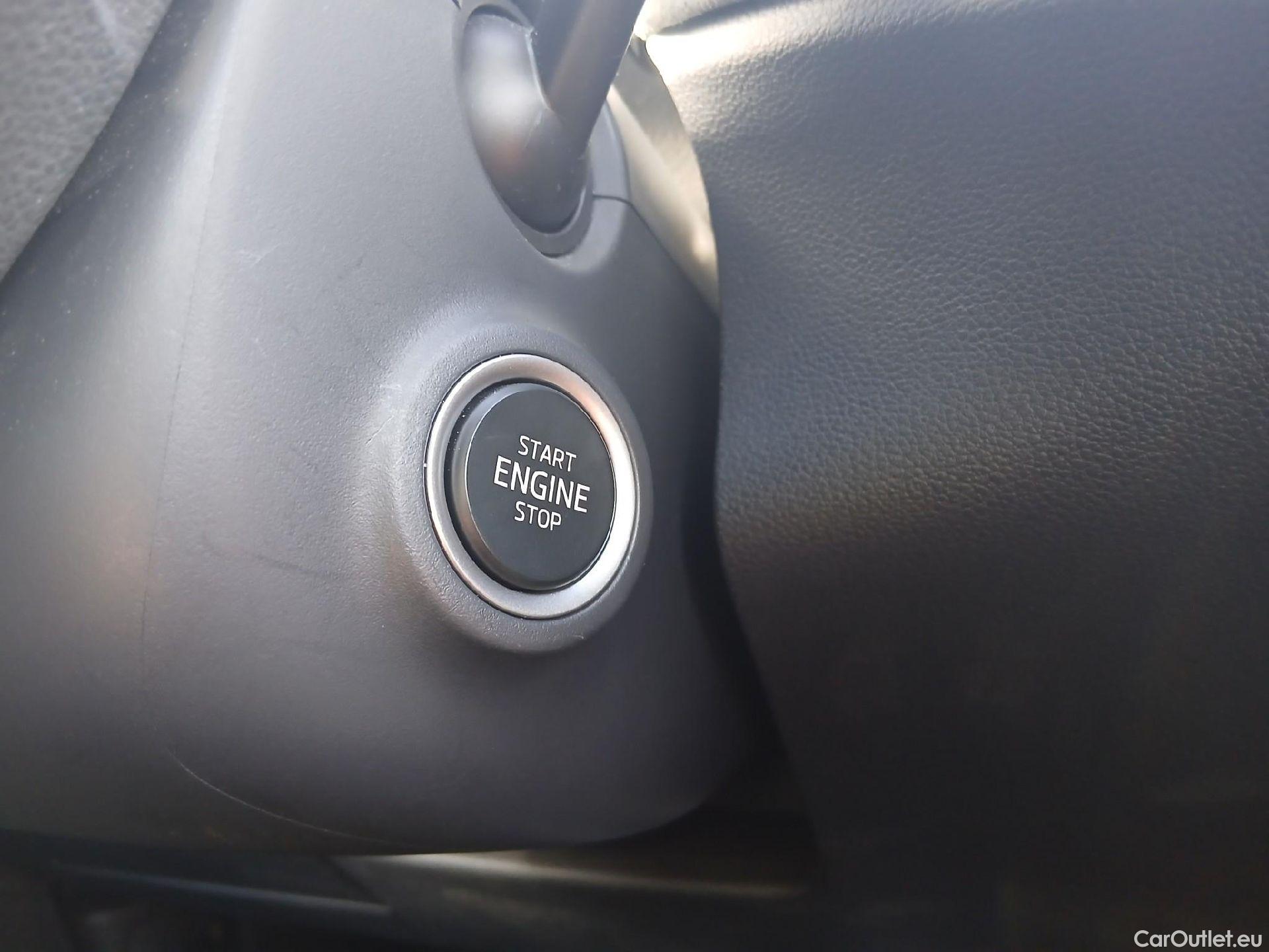  Land Rover  Discovery SKODA Kamiq / 2024 / 5P / todoterreno 1.0 TSI 85kW (115CV) DESIGN(SP) #1