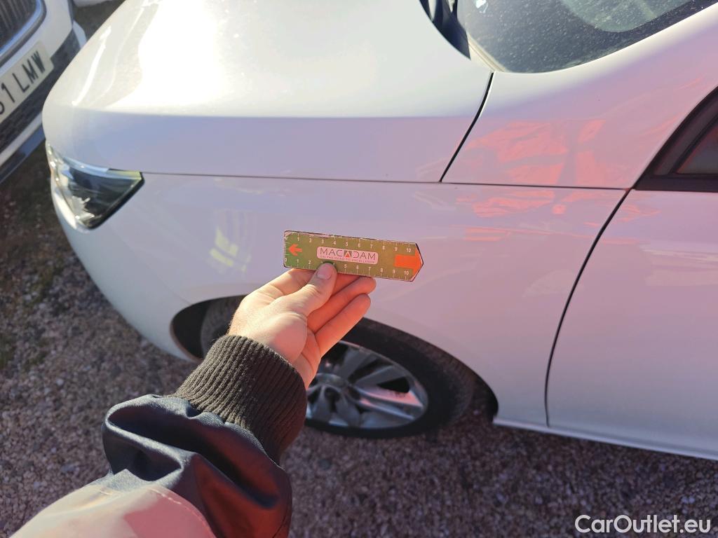  Peugeot  308 PEUGEOT  / 2017 / 5P / berlina con portón 5p Active Pack BlueHDi 130 S&S #8