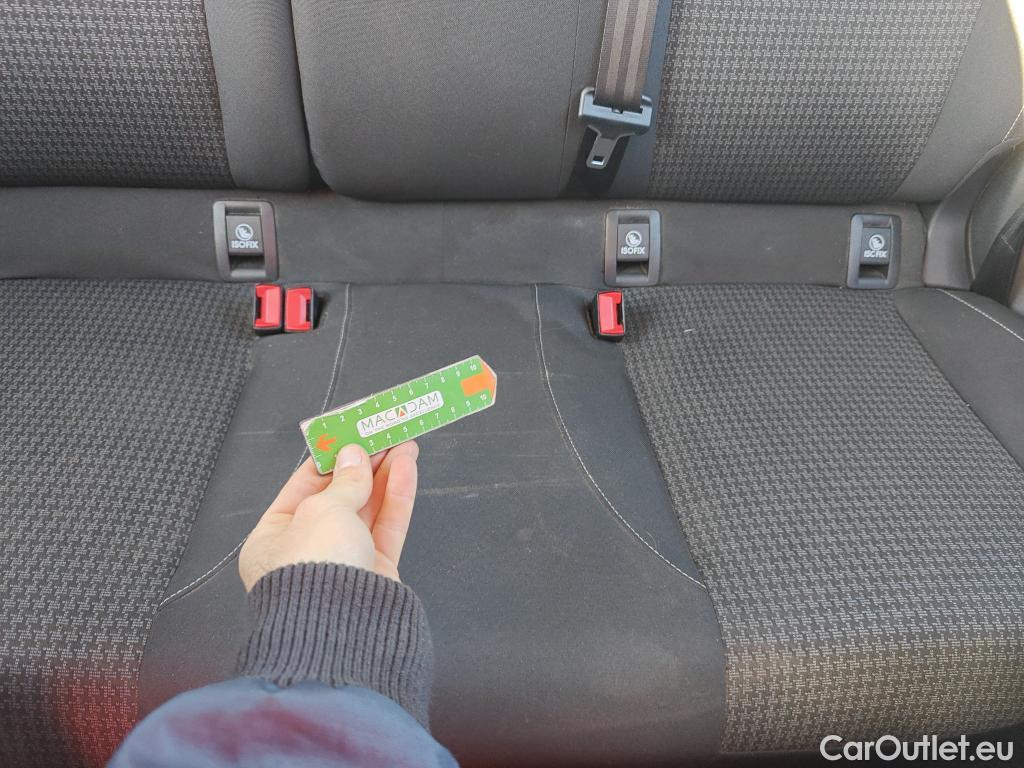  Peugeot  308 PEUGEOT  / 2017 / 5P / berlina con portón 5p Active Pack BlueHDi 130 S&S #21