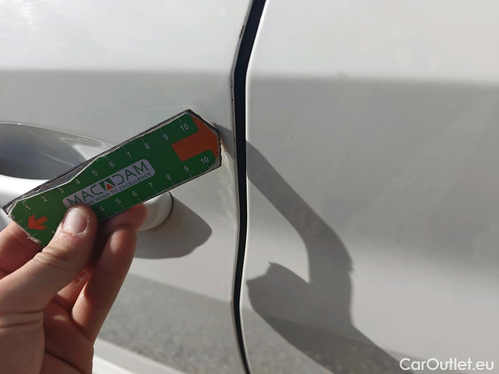  Peugeot  208 PEUGEOT  / 2019 / 5P / berlina con portón PureTech 73kW (100CV) EAT8 Active #6