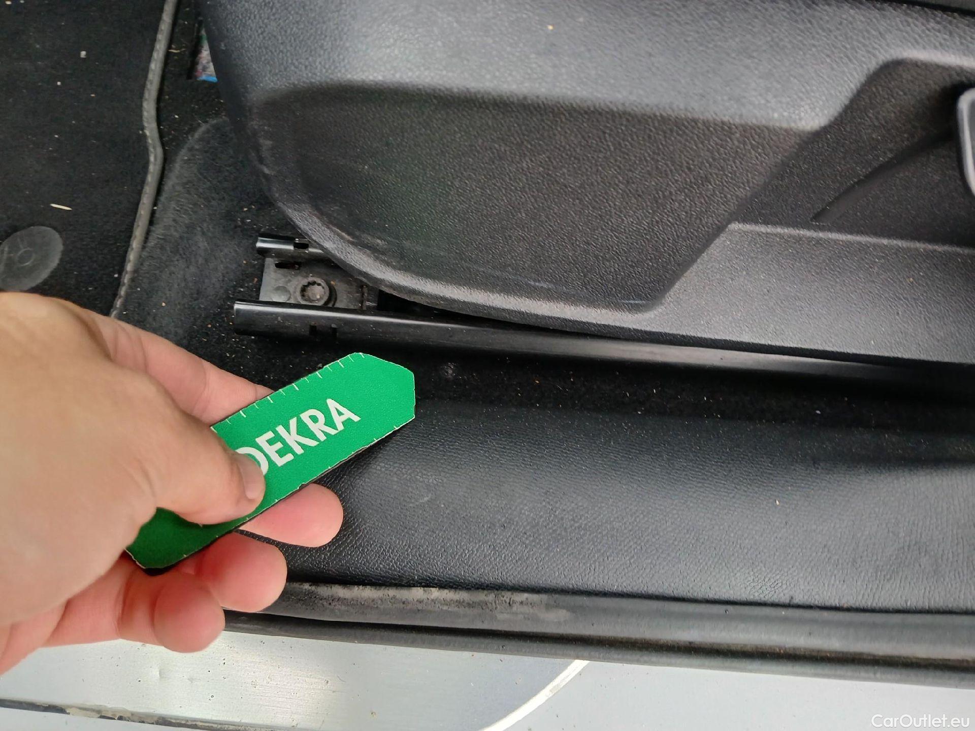  Land Rover  Discovery SEAT Nuevo León / 2020 / 5P / berlina con portón 1.4 e-Hybrid DSG-6 S&S FR Go XL(SP) #5