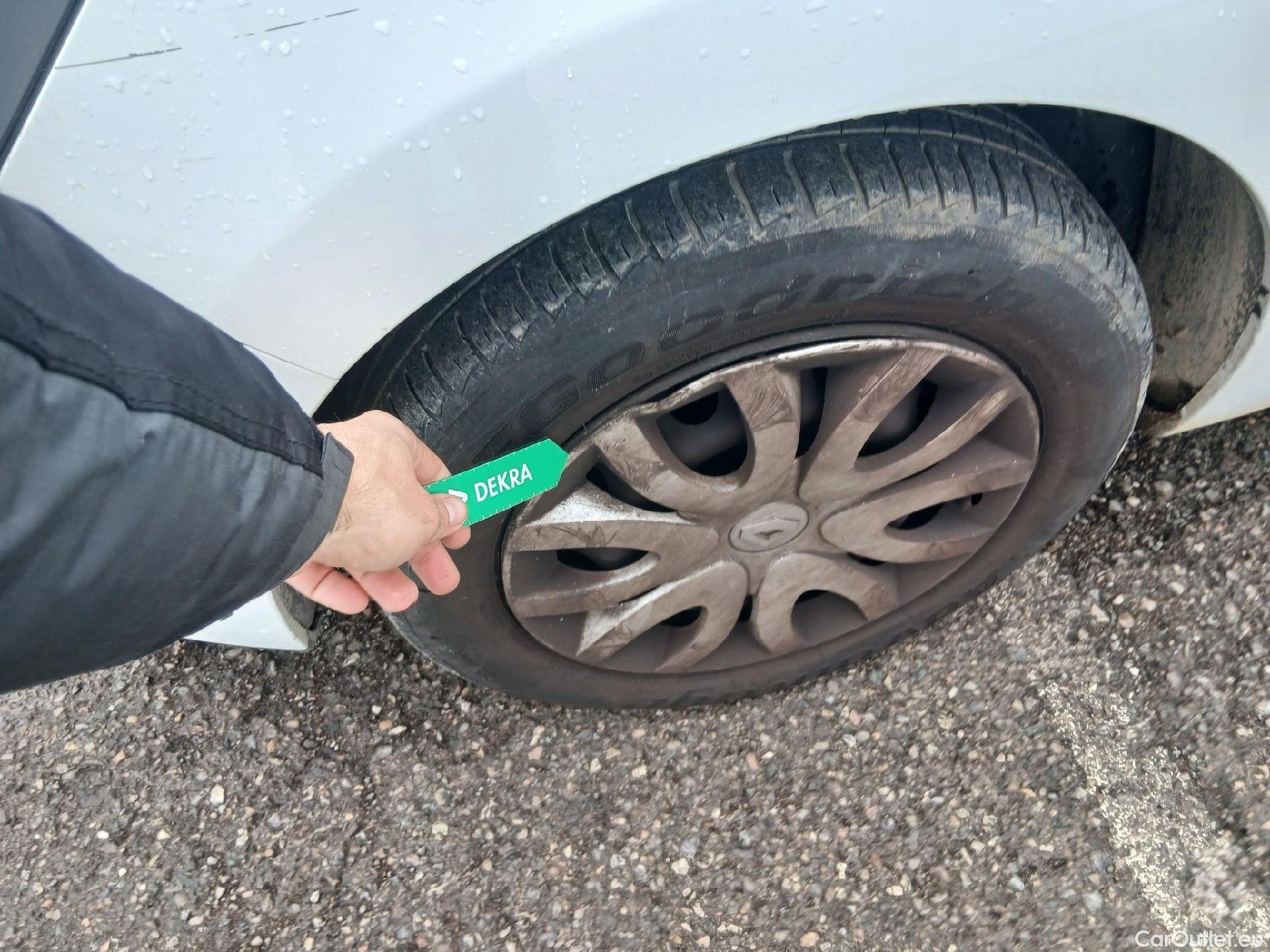  Renault  Clio RENAULT  / 2016 / 5P / berlina con portón Business TCe 66kW (90CV) GLP -18 #9