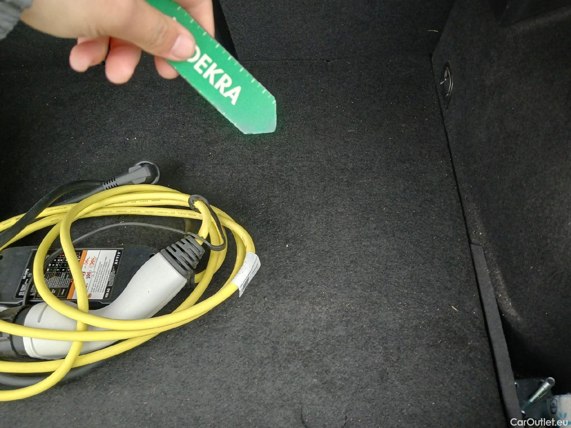  Land Rover  Discovery SEAT Nuevo León / 2020 / 5P / berlina con portón 1.4 e-Hybrid DSG-6 S&S FR Go XL(SP) #7