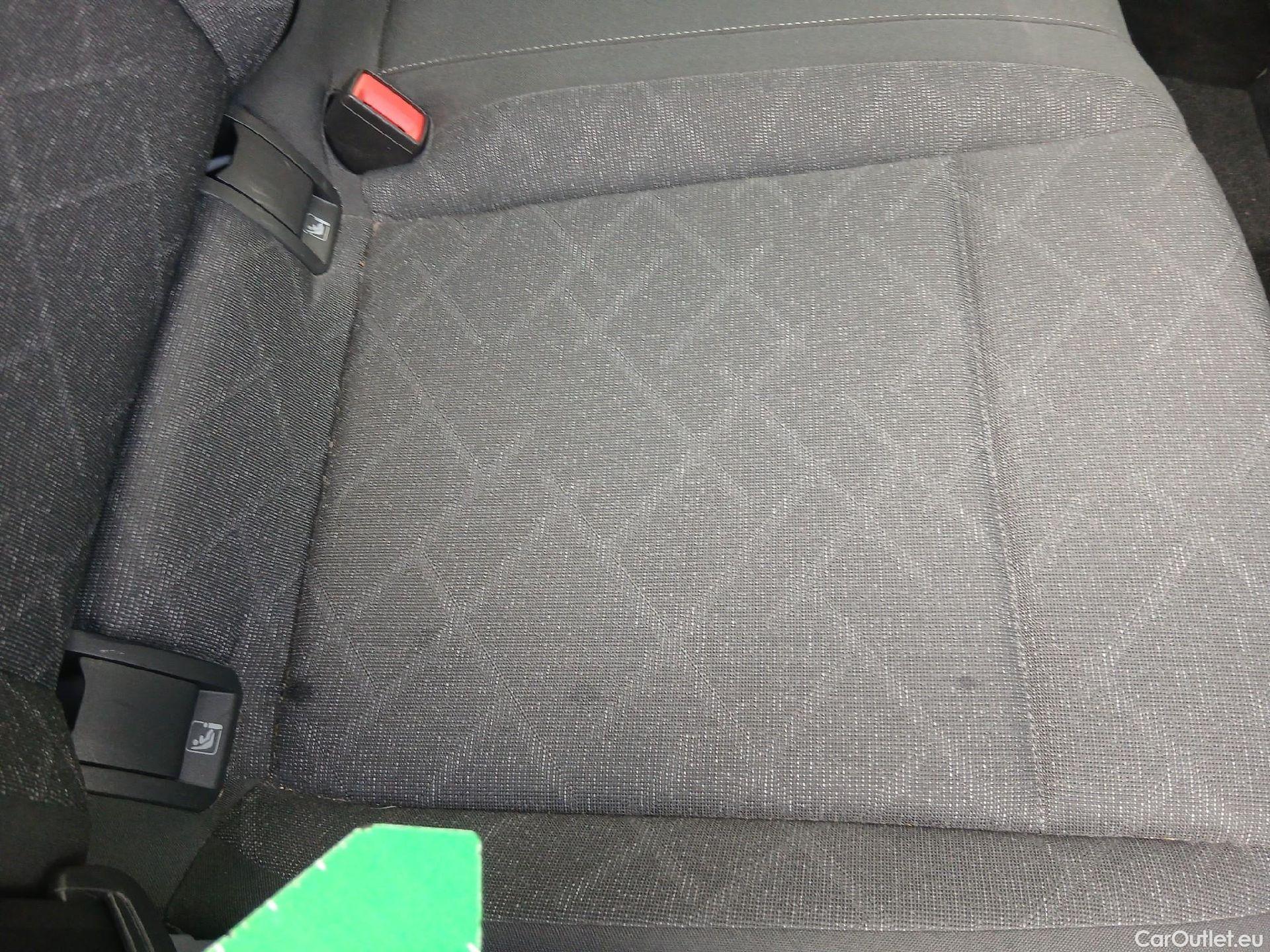  Volkswagen  Golf  VOLKSWAGEN / 2020 / 5P / berlina con portón Life 1.0 eTSI 81kW (110CV) DSG #25