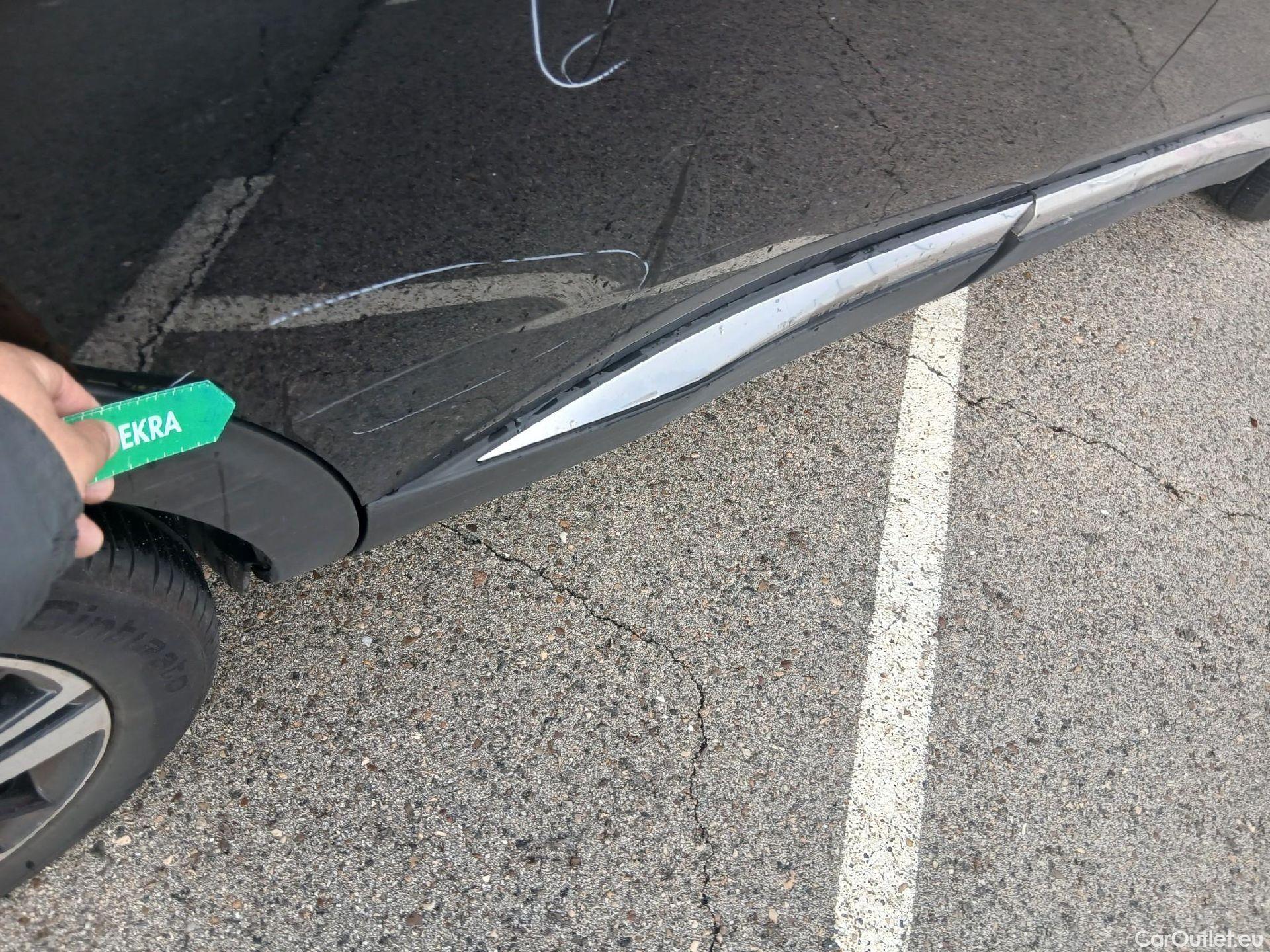  Peugeot  5008 PEUGEOT  / 2020 / 5P / todoterreno 1.5 BlueHDi 96kW S&S GT EAT8 #30