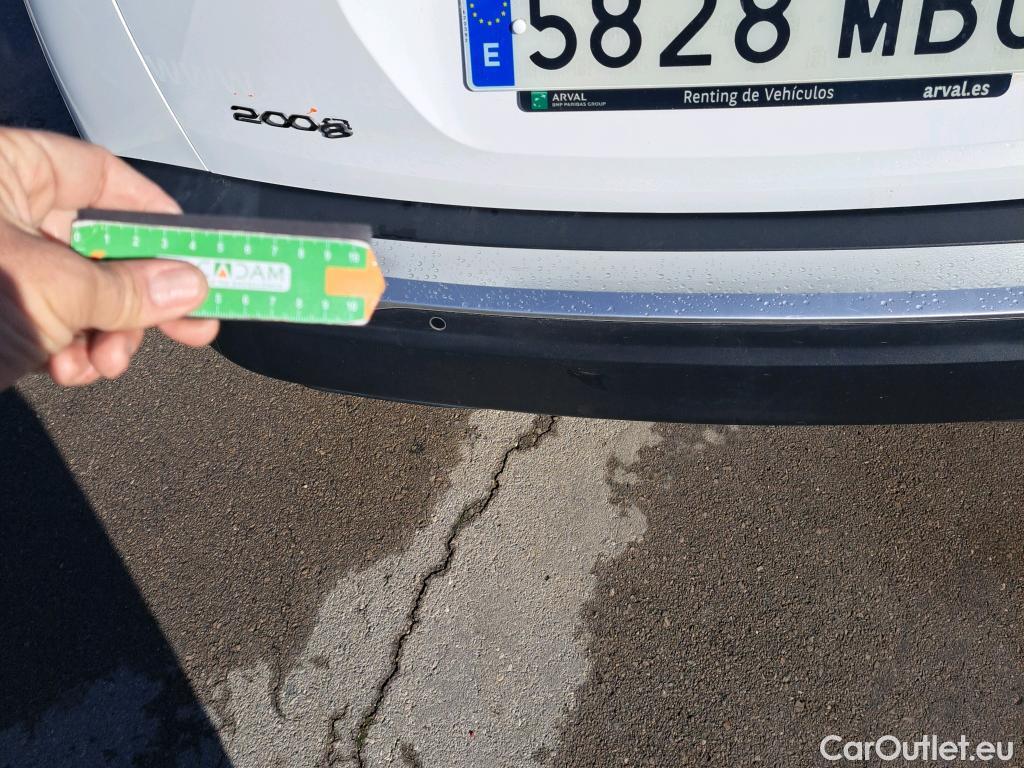  Peugeot  2008 PEUGEOT  / 2019 / 5P / todoterreno Allure BlueHDI 81kW (110CV) #7