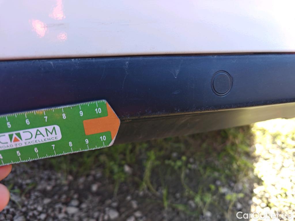  Peugeot  308 PEUGEOT  / 2017 / 5P / berlina con portón 5p Active Pack BlueHDi 130 S&S #30