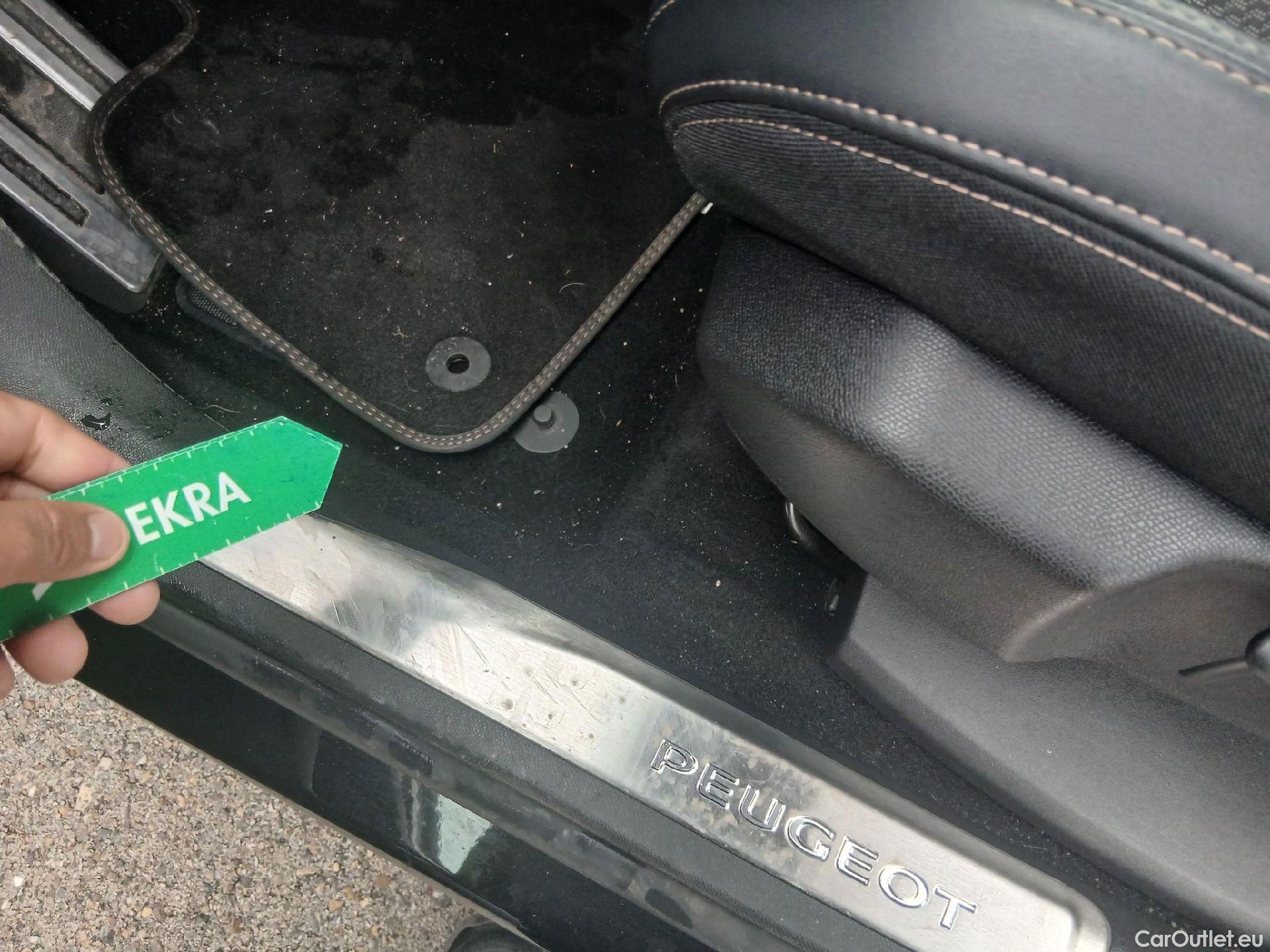  Peugeot  5008 PEUGEOT  / 2020 / 5P / todoterreno 1.5 BlueHDi 96kW S&S GT EAT8 #1