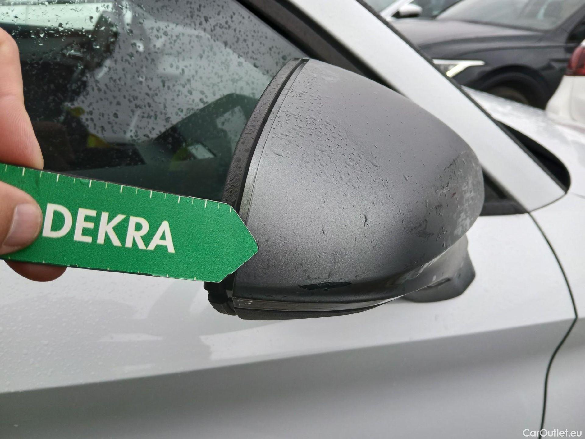  Land Rover  Discovery SEAT Nuevo León / 2020 / 5P / berlina con portón 1.4 e-Hybrid DSG-6 S&S FR Go XL(SP) #41