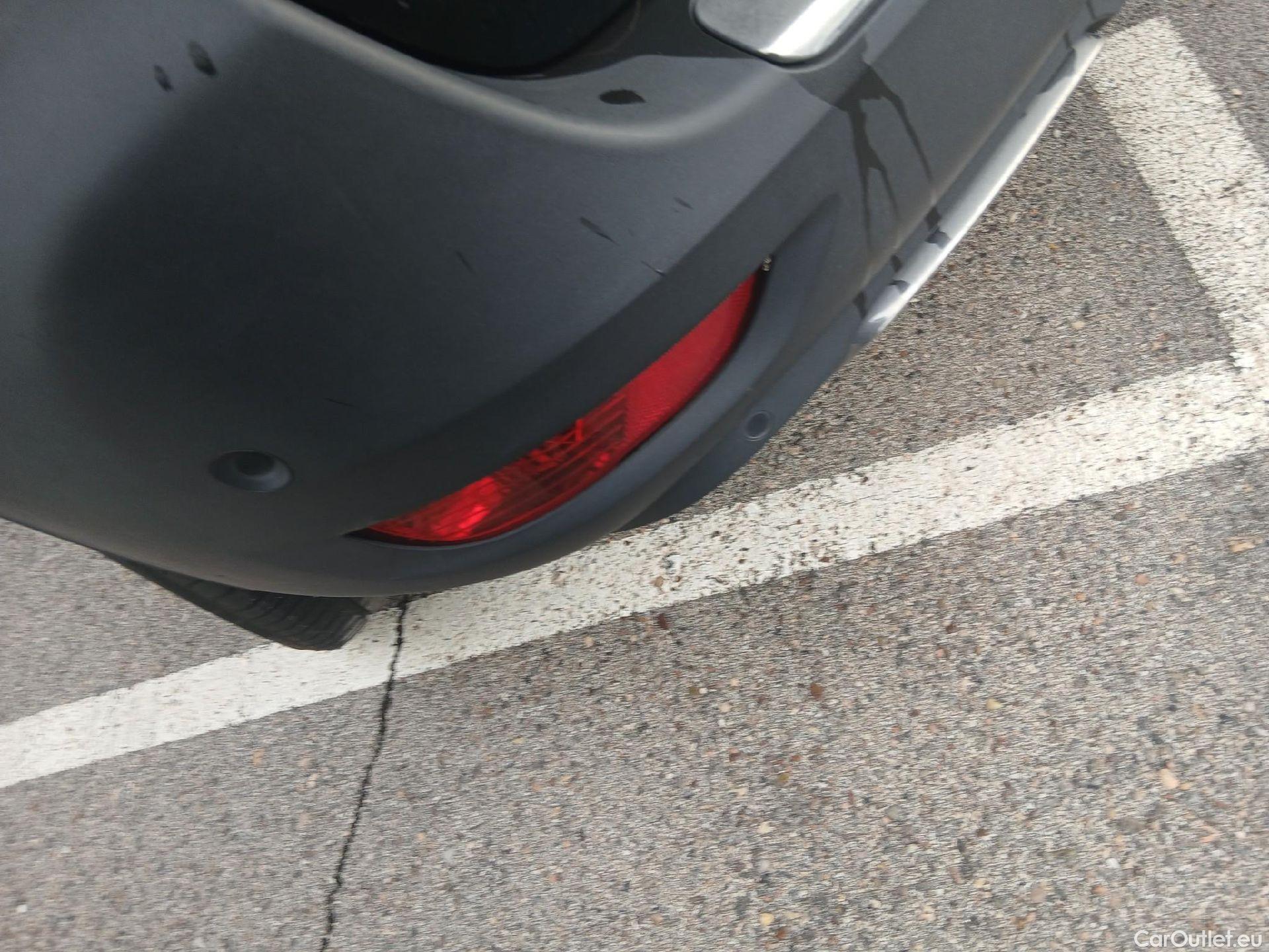  Peugeot  5008 PEUGEOT  / 2020 / 5P / todoterreno 1.5 BlueHDi 96kW S&S GT EAT8 #19