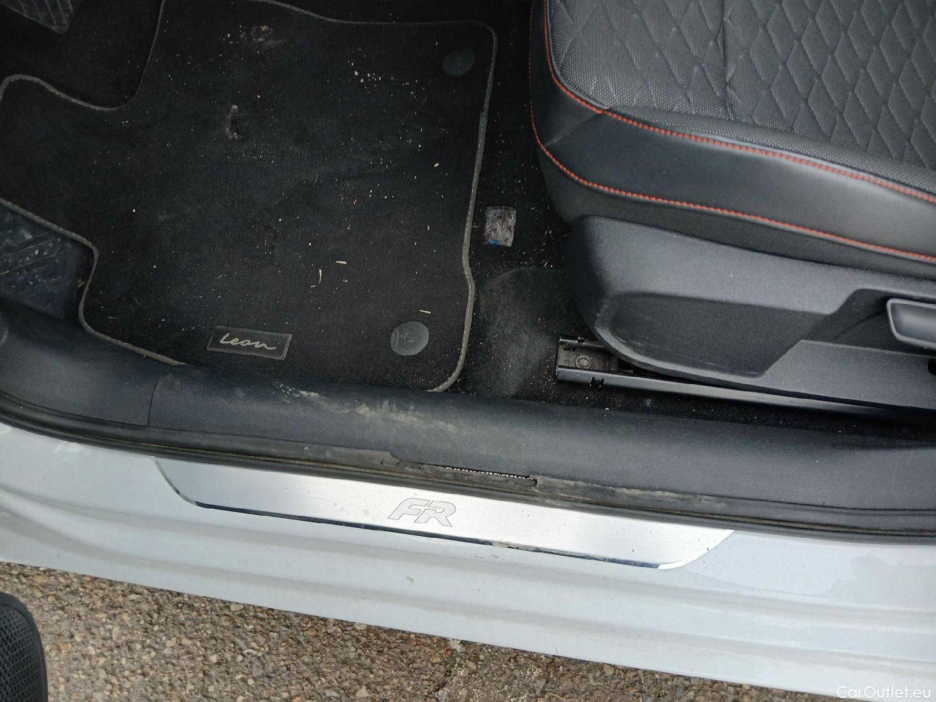  Land Rover  Discovery SEAT Nuevo León / 2020 / 5P / berlina con portón 1.4 e-Hybrid DSG-6 S&S FR Go XL(SP) #1