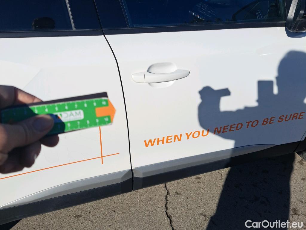  Peugeot  2008 PEUGEOT  / 2019 / 5P / todoterreno Allure BlueHDI 81kW (110CV) #15