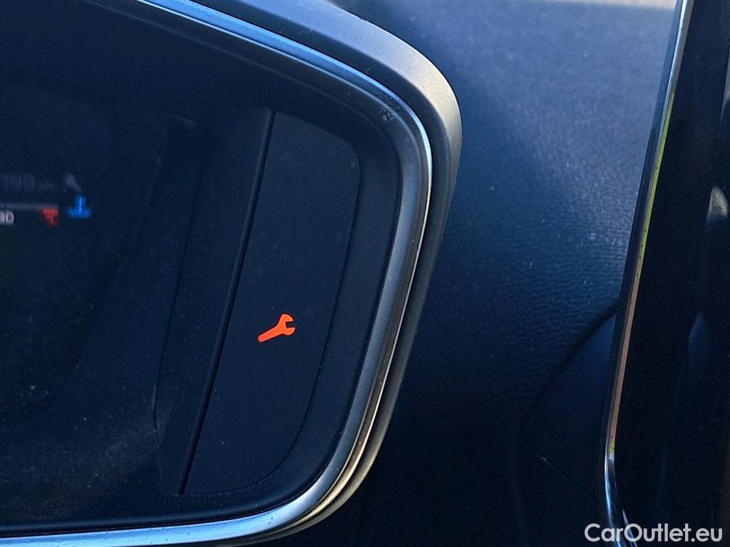  Peugeot  2008 PEUGEOT  / 2023 / 5P / todoterreno GT Puretech 130 S&S EAT8 #18