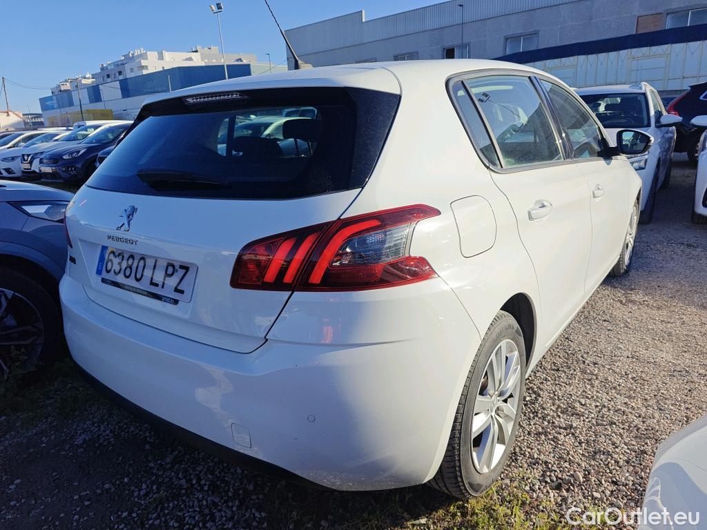  Peugeot  308 PEUGEOT  / 2017 / 5P / berlina con portón 5p Active Pack BlueHDi 130 S&S #16