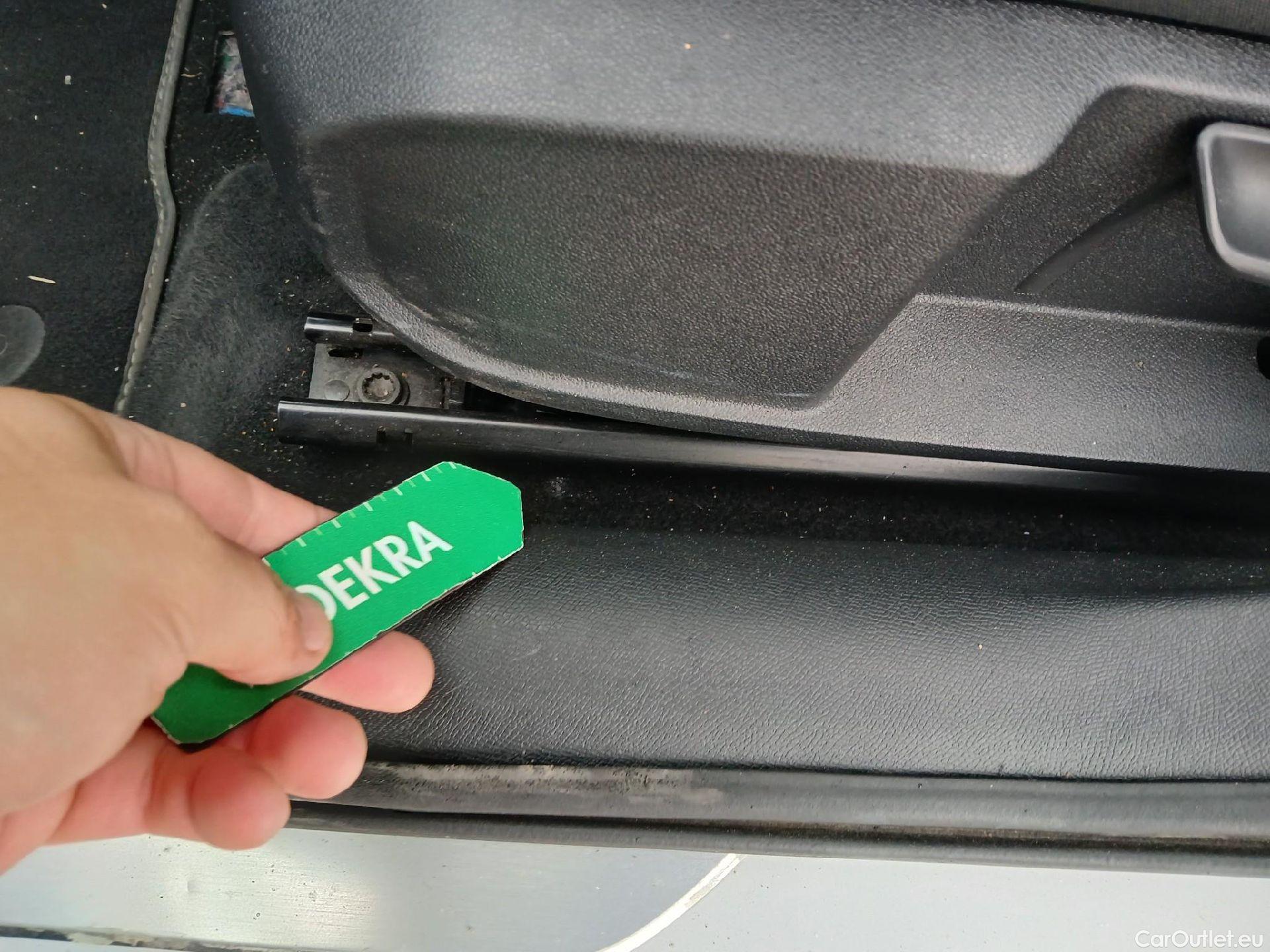  Land Rover  Discovery SEAT Nuevo León / 2020 / 5P / berlina con portón 1.4 e-Hybrid DSG-6 S&S FR Go XL(SP) #4