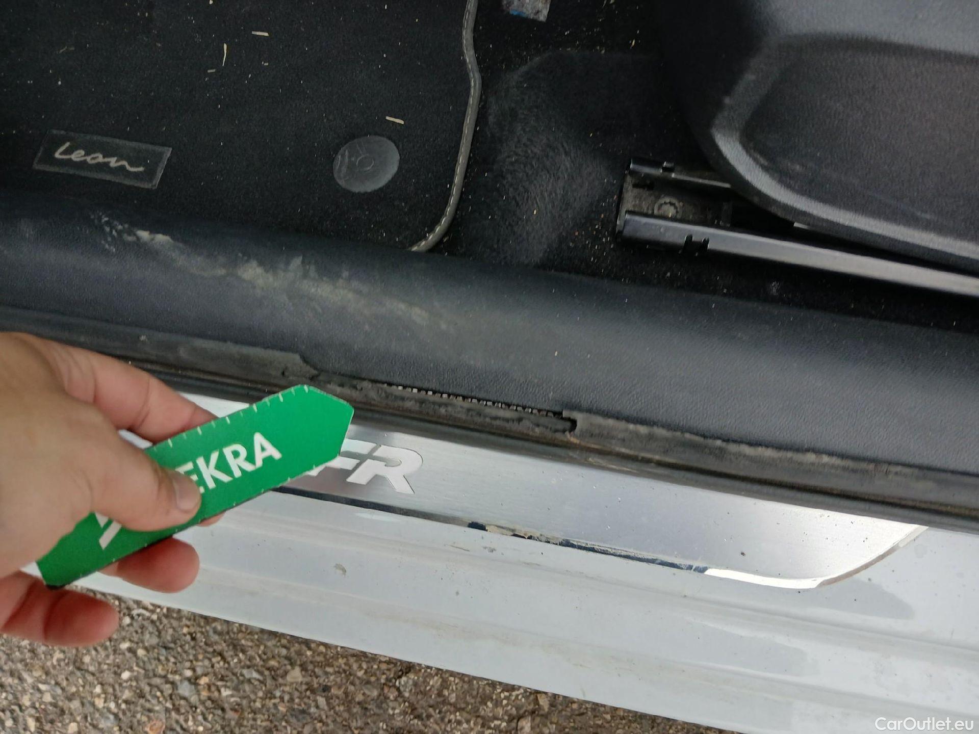  Land Rover  Discovery SEAT Nuevo León / 2020 / 5P / berlina con portón 1.4 e-Hybrid DSG-6 S&S FR Go XL(SP) #3