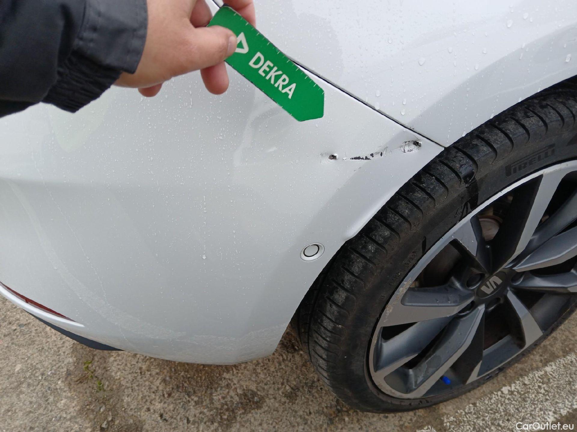  Land Rover  Discovery SEAT Nuevo León / 2020 / 5P / berlina con portón 1.4 e-Hybrid DSG-6 S&S FR Go XL(SP) #30