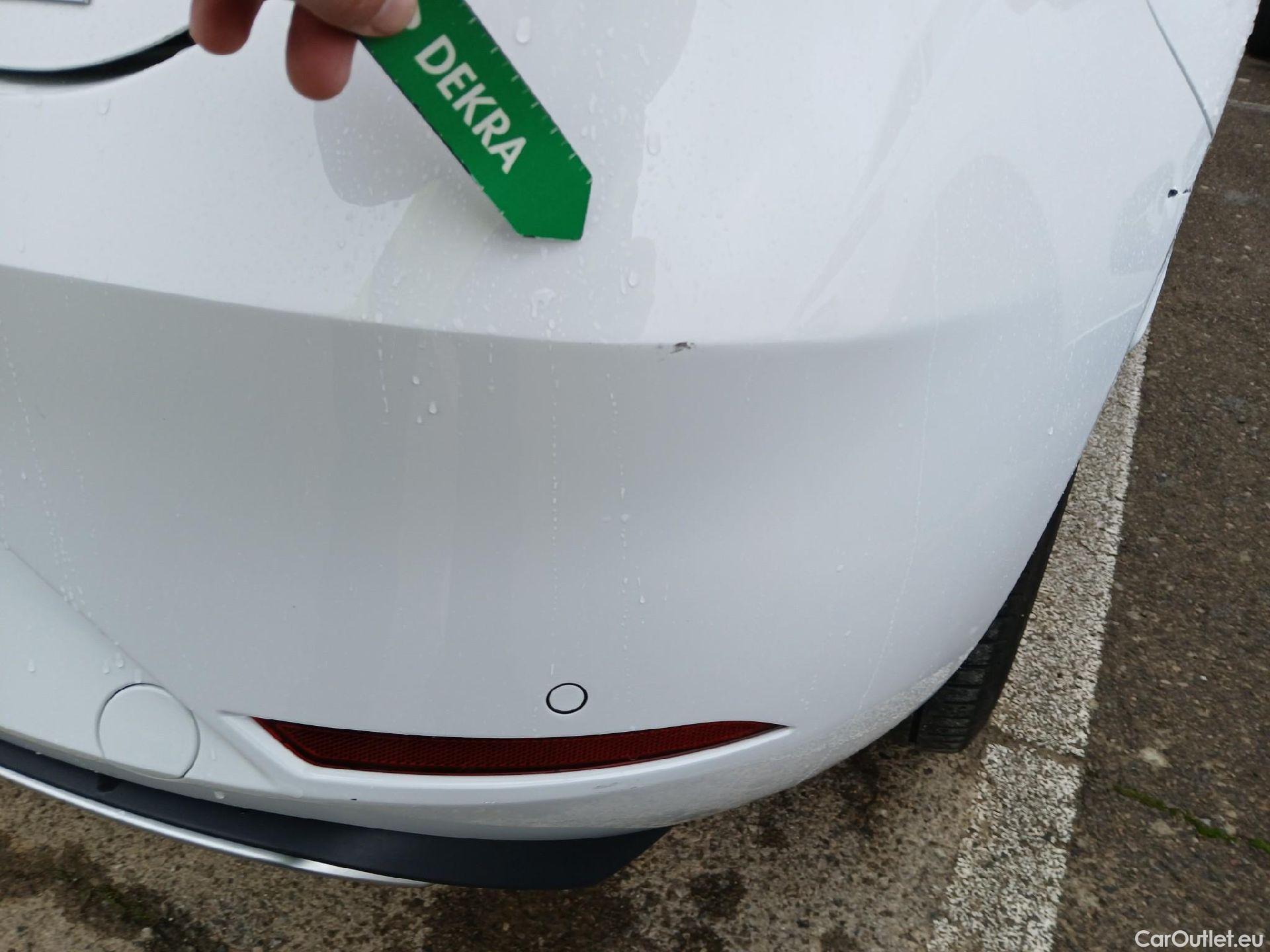  Land Rover  Discovery SEAT Nuevo León / 2020 / 5P / berlina con portón 1.4 e-Hybrid DSG-6 S&S FR Go XL(SP) #29