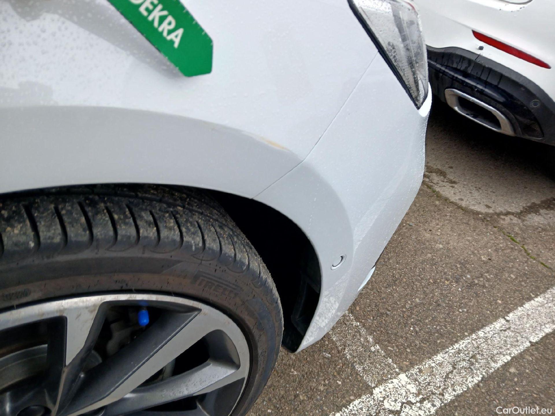  Land Rover  Discovery SEAT Nuevo León / 2020 / 5P / berlina con portón 1.4 e-Hybrid DSG-6 S&S FR Go XL(SP) #43