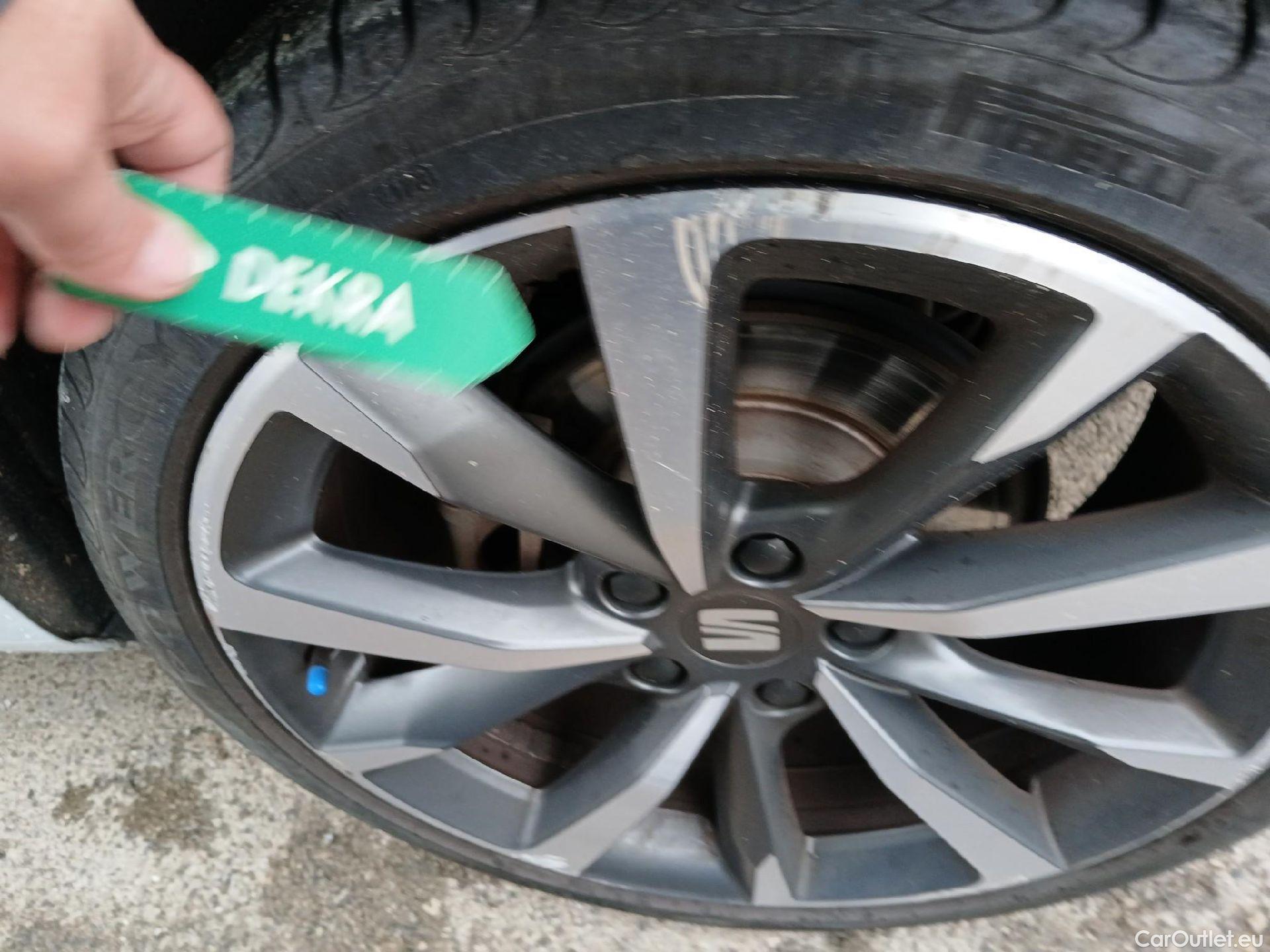  Land Rover  Discovery SEAT Nuevo León / 2020 / 5P / berlina con portón 1.4 e-Hybrid DSG-6 S&S FR Go XL(SP) #24