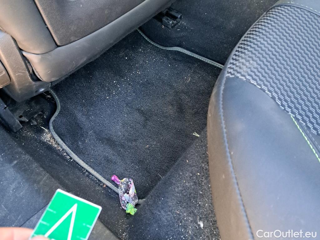  Peugeot  2008 PEUGEOT  / 2023 / 5P / todoterreno GT Puretech 130 S&S EAT8 #16