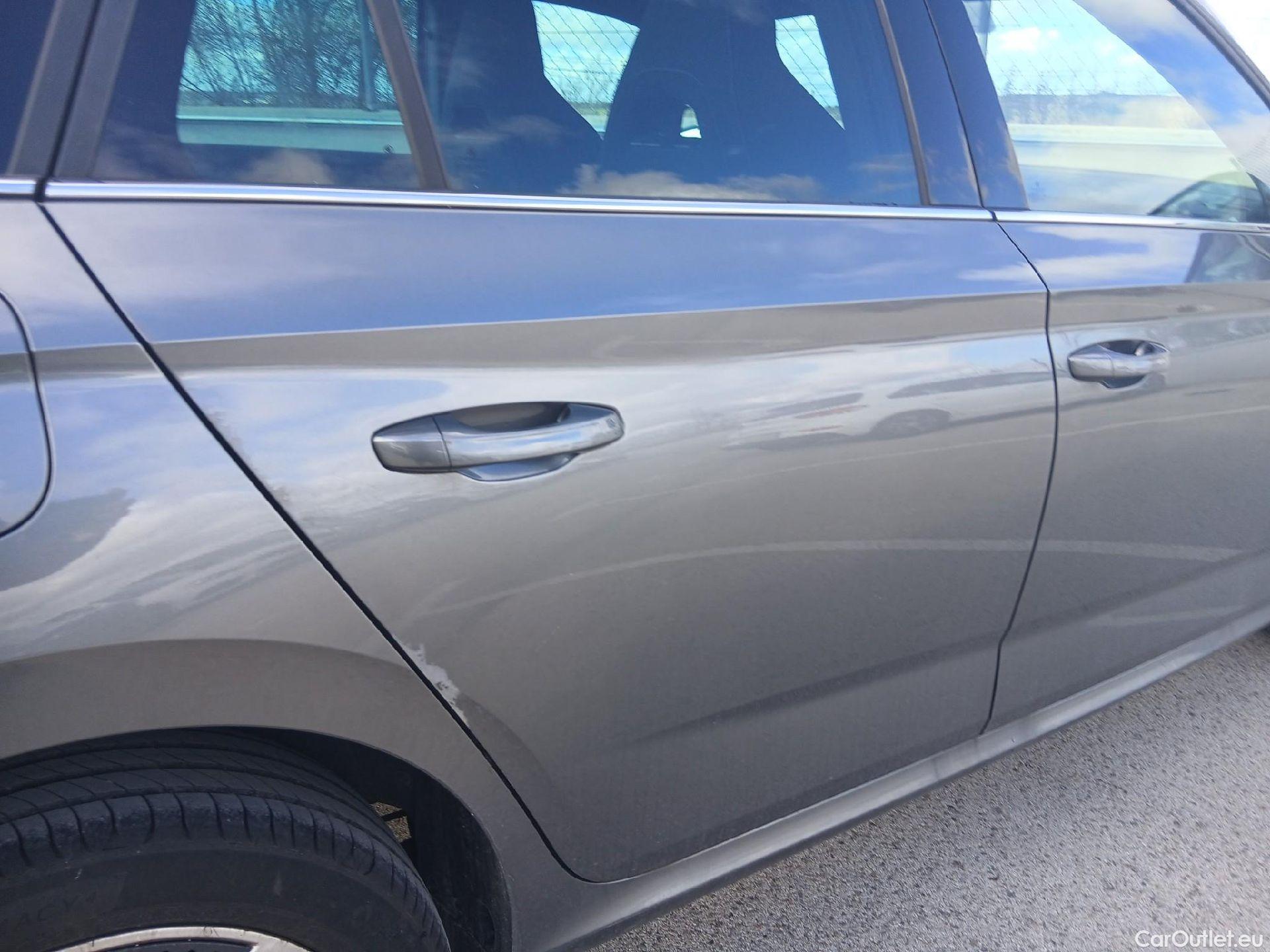  Land Rover  Discovery SKODA Kamiq / 2024 / 5P / todoterreno 1.0 TSI 85kW (115CV) DESIGN(SP) #16