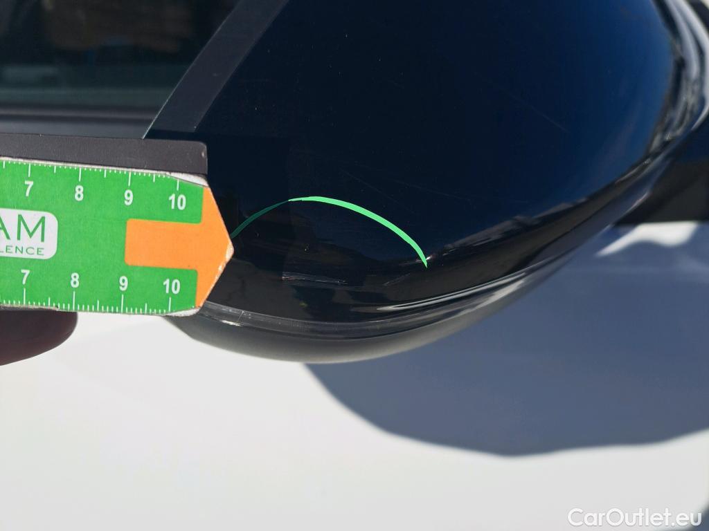  Peugeot  2008 PEUGEOT  / 2019 / 5P / todoterreno Allure BlueHDI 81kW (110CV) #14