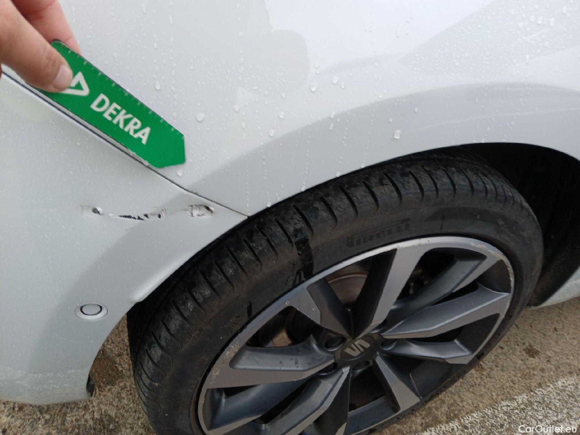  Land Rover  Discovery SEAT Nuevo León / 2020 / 5P / berlina con portón 1.4 e-Hybrid DSG-6 S&S FR Go XL(SP) #35