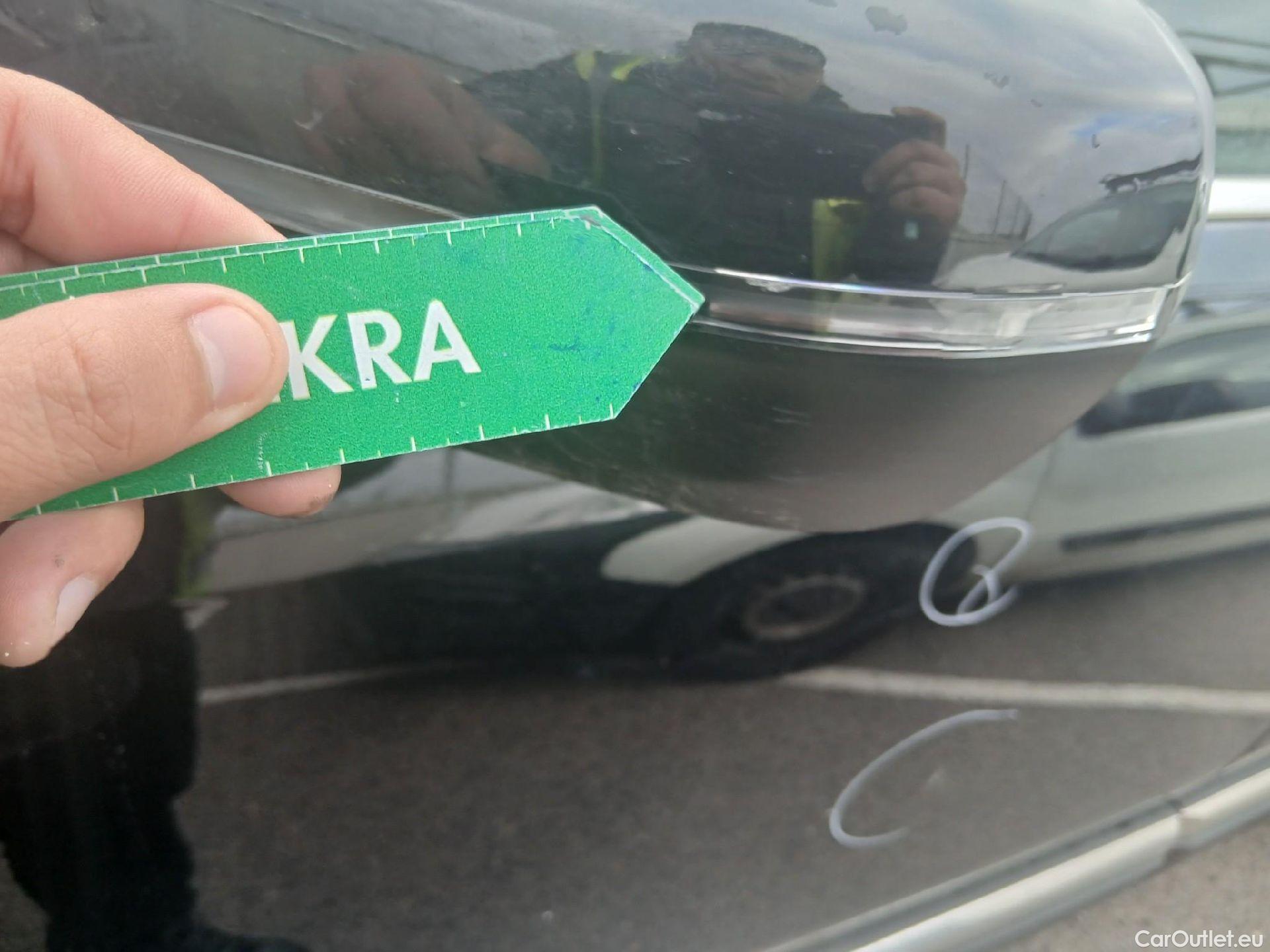  Peugeot  5008 PEUGEOT  / 2020 / 5P / todoterreno 1.5 BlueHDi 96kW S&S GT EAT8 #10