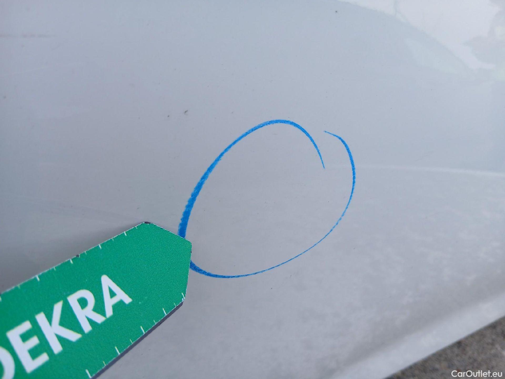  Volkswagen  Golf  VOLKSWAGEN / 2020 / 5P / berlina con portón Life 1.0 eTSI 81kW (110CV) DSG #24