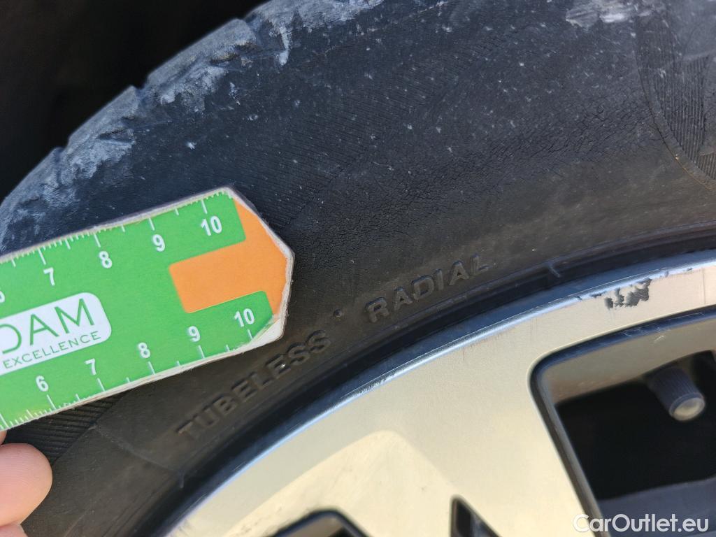  Peugeot  208 PEUGEOT  / 2019 / 5P / berlina con portón PureTech 73kW (100CV) EAT8 Active #34