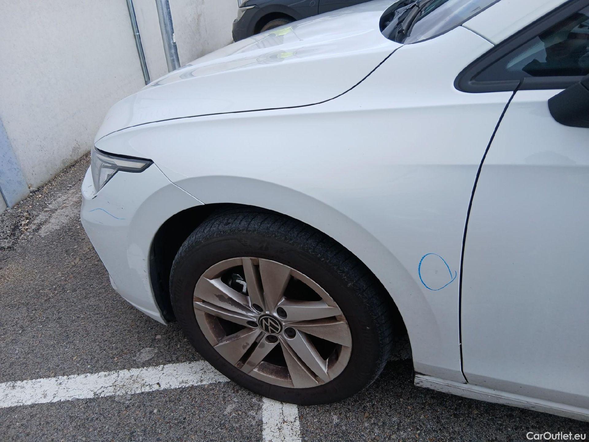  Volkswagen  Golf  VOLKSWAGEN / 2020 / 5P / berlina con portón Life 1.0 eTSI 81kW (110CV) DSG #8