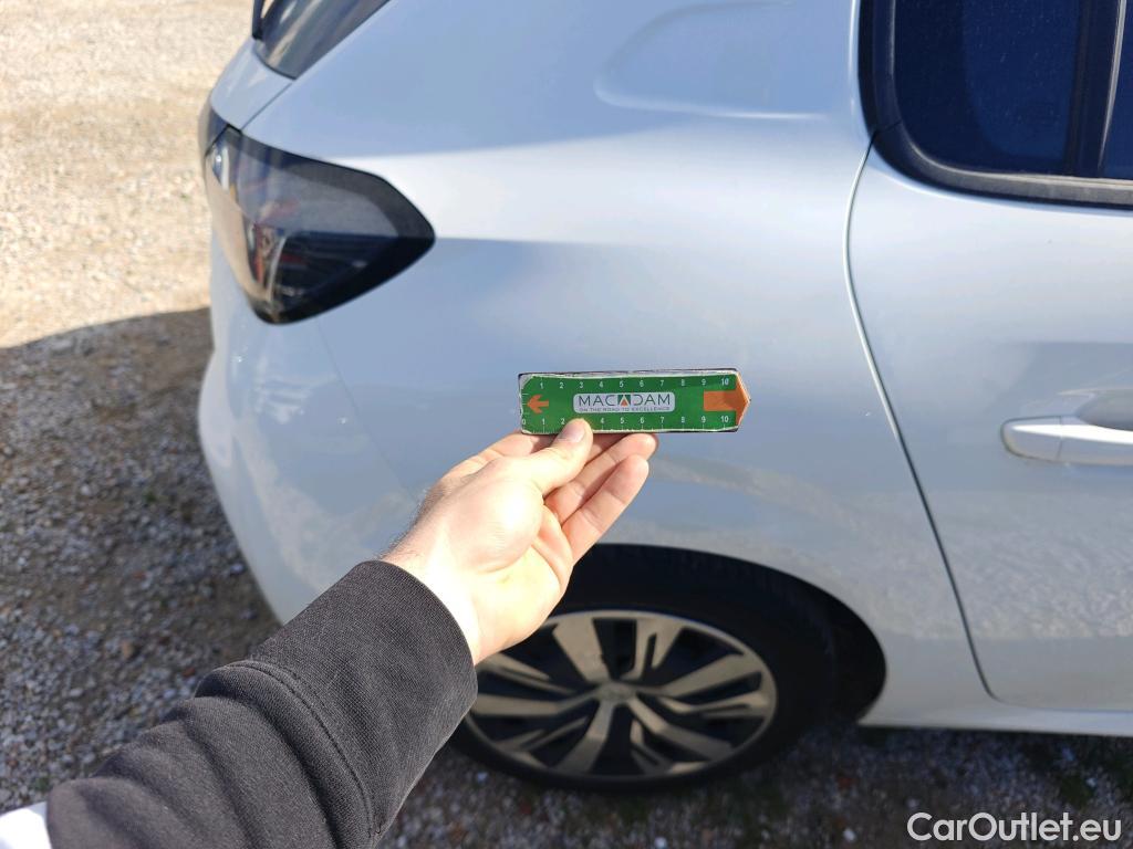  Peugeot  208 PEUGEOT  / 2019 / 5P / berlina con portón PureTech 73kW (100CV) EAT8 Active #25