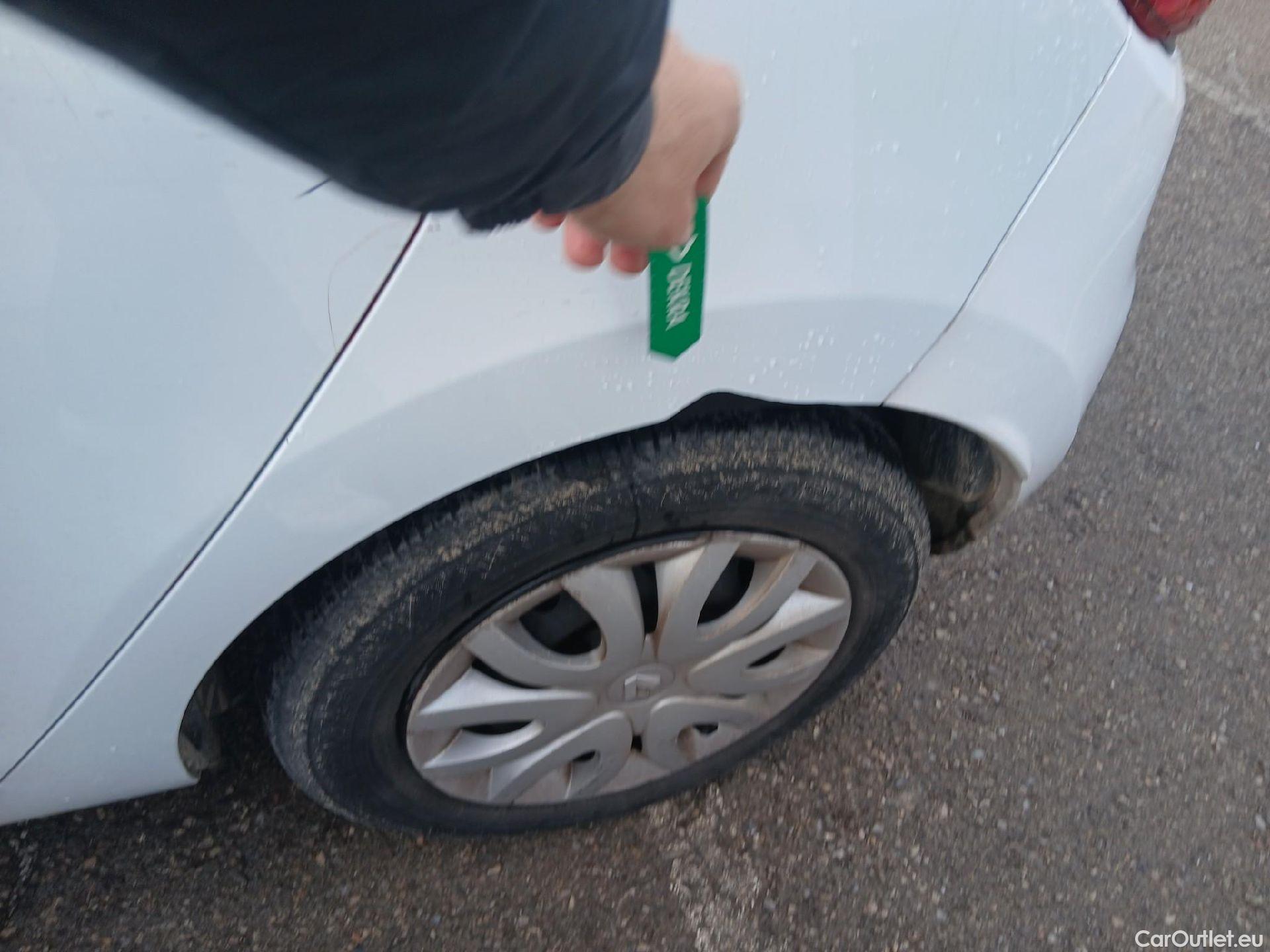  Renault  Clio RENAULT  / 2016 / 5P / berlina con portón Business TCe 66kW (90CV) GLP -18 #20